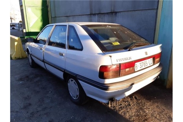 renault r 21 berlina (b/l48)(1985) del año 