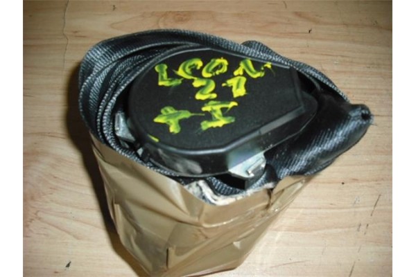Recambio de cinturon seguridad trasero izquierdo para seat leon (1p1) 1.2 reference referencia OEM IAM 1P0857805D  