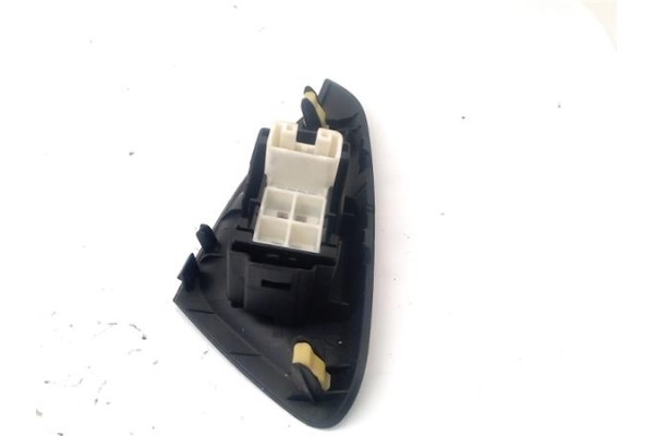 Recambio de botonera puerta delantero derecha para citroen c1 1.2 feel referencia OEM IAM B001019380 B000848280 