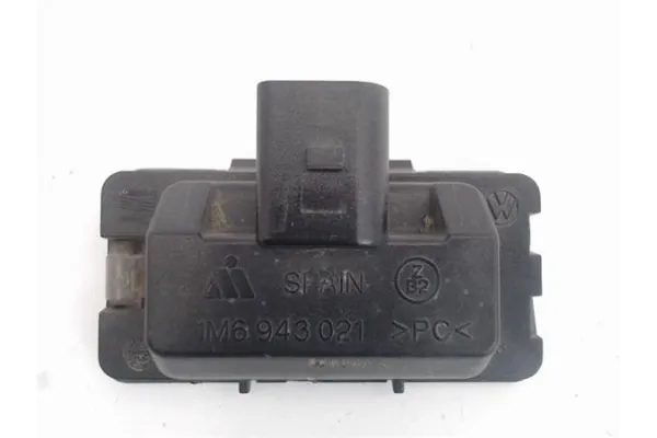 Recambio de piloto matricula trasero derecho para seat ibiza (6l1) referencia OEM IAM 1M6943021  5P0943021 , SEAT