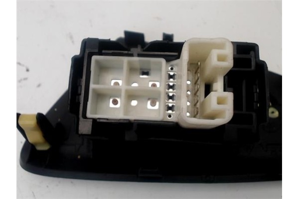 Recambio de botonera puerta delantero derecha para citroen c1 1.2 feel referencia OEM IAM B001019380 B000848280 