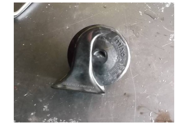 Recambio de bocina para mg mg zr 105 referencia OEM IAM  MIXO 