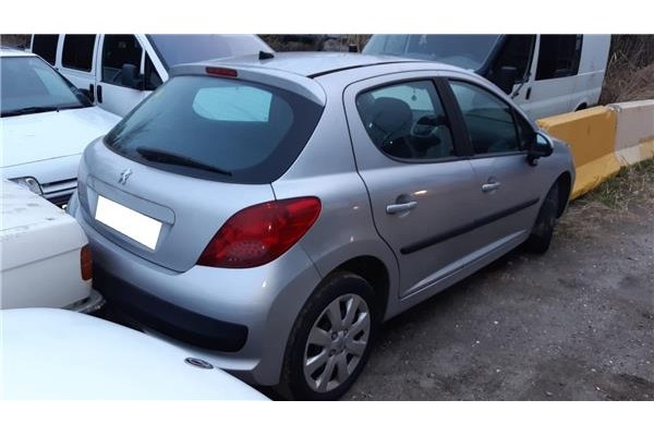 peugeot 207 (2006) del año 