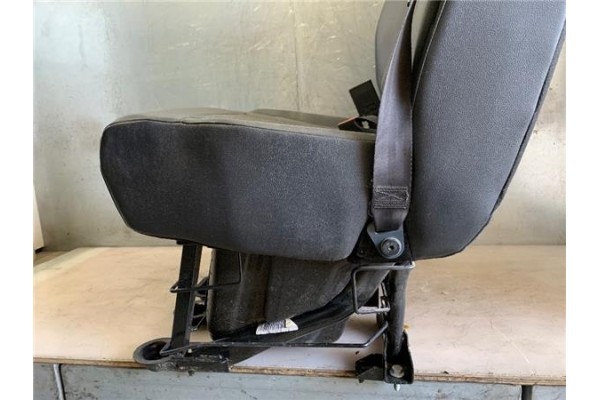 Recambio de asiento delantero derecho para citroen jumpy furgón 2.0 club m referencia OEM IAM 1616755480 1616755780 