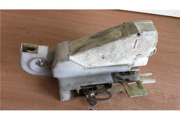 Recambio de cierre electromagnetico delantero derecho para ford mondeo fd berl./turnier 1.6 clx berlina referencia OEM IAM 93BG2