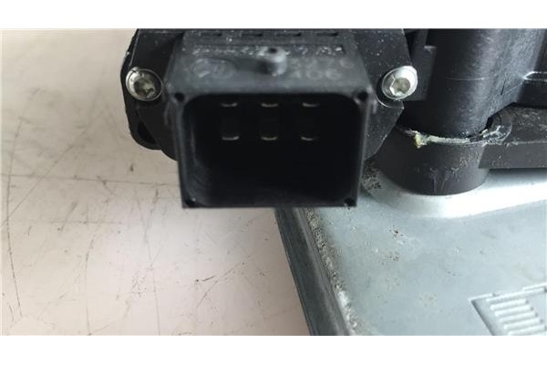 Recambio de mecanismo elevalunas delantero derecho para opel corsa d 1.3 cdti referencia OEM IAM 5140114 13298154 13269606 , OPE