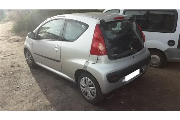 peugeot 107 (2005) del año 