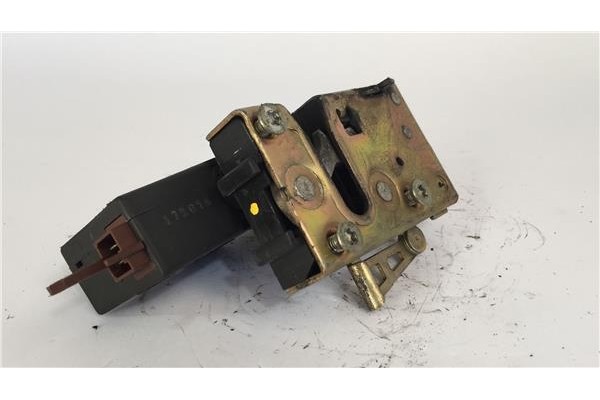 Recambio de cierre electromagnetico trasero derecho para citroen saxo 1.1 sx referencia OEM IAM 913875  