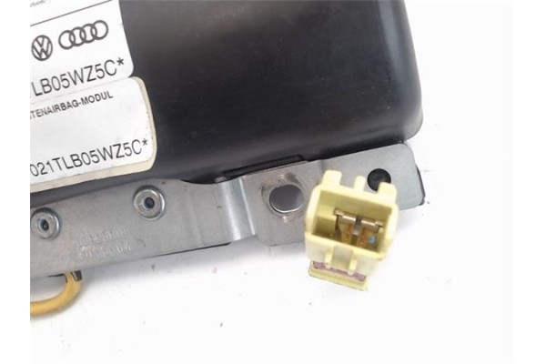 Recambio de airbag lateral trasero derecho para audi a6 avant (4b5) referencia OEM IAM 021TLB05WZ5C 4F0880441B 