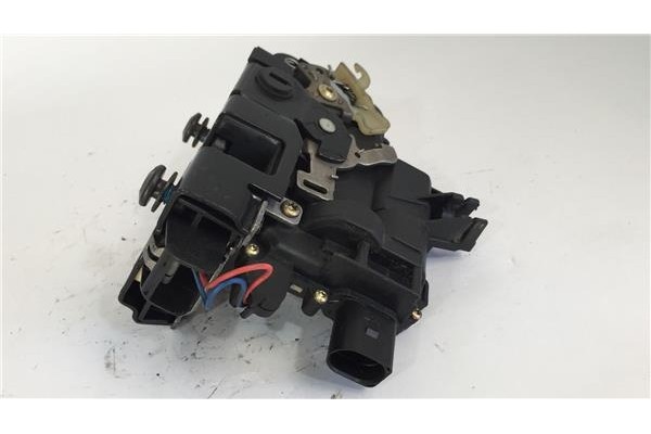 Recambio de cierre electromagnetico trasero izquierdo para seat leon (1m1) 1.9 tdi referencia OEM IAM 3B4839015A 113695 3B483901