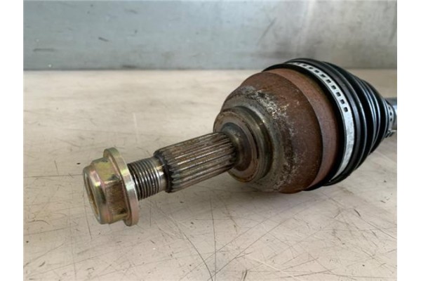 Recambio de palier delantero derecho para renault megane ii classic berlina 2.0 expression referencia OEM IAM 8200790519  