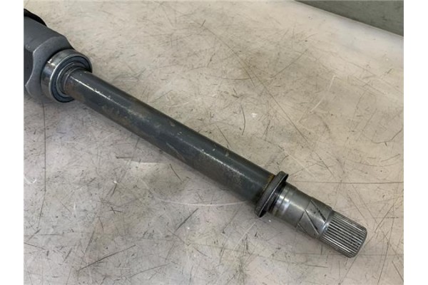 Recambio de palier delantero derecho para renault megane ii classic berlina 2.0 expression referencia OEM IAM 8200790519  
