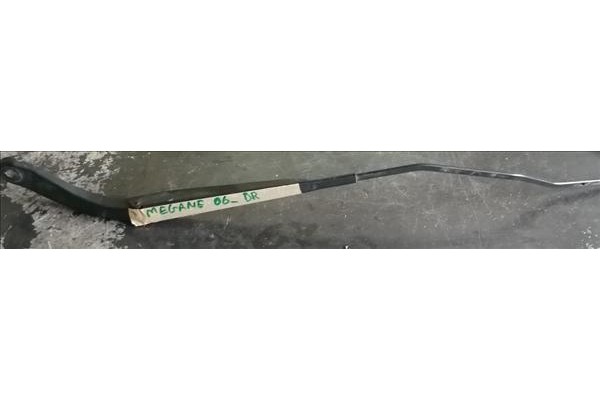 Recambio de brazo limpiaparabrisas delantero para renault megane ii (bm0/1_, cm0/1_) 1.6 16v (bm0c, cm0c) referencia OEM IAM   