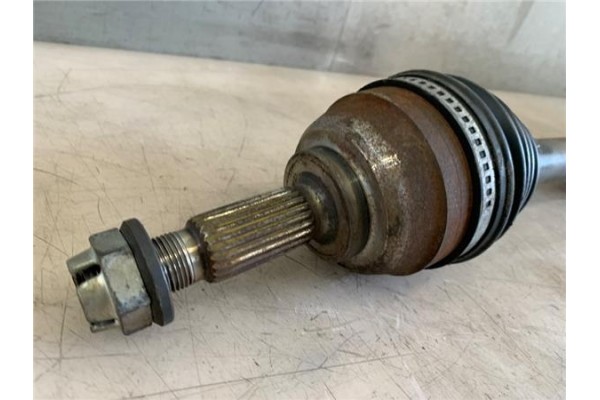 Recambio de palier delantero izquierdo para renault megane ii classic berlina 2.0 expression referencia OEM IAM 8200285909  