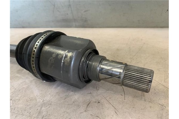 Recambio de palier delantero izquierdo para renault megane ii classic berlina 2.0 expression referencia OEM IAM 8200285909  