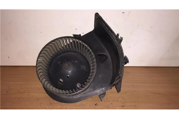 Recambio de motor calefaccion para volkswagen golf iii (1h1) 1.9 tdi referencia OEM IAM 1H1820021 H17651625U 