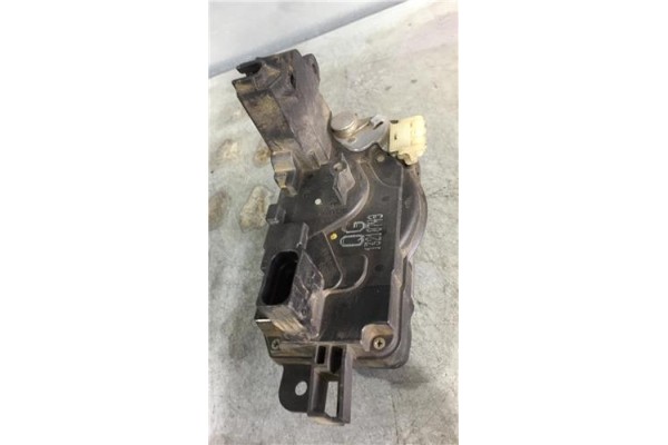 Recambio de cierre electromagnetico delantero derecho para opel zafira b 1.9 cosmo referencia OEM IAM 13210749 QG 