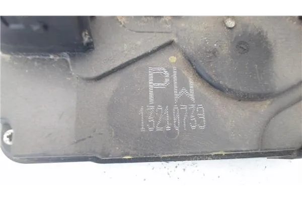 Recambio de cierre electromagnetico trasero derecho para opel zafira b 1.9 cosmo referencia OEM IAM 13210739 PW 