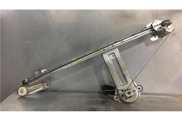 Recambio de elevalunas manual trasero derecho para opel zafira b 1.9 cosmo referencia OEM IAM 13132228  