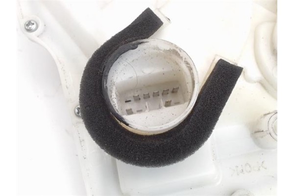 Recambio de cierre electromagnetico delantero derecho para suzuki sx4 (gy) 1.9 ddis referencia OEM IAM 8220179j42  