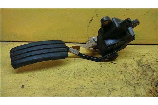 Recambio de potenciometro pedal gas para renault megane ii (bm0/1_, cm0/1_) 1.9 dci referencia OEM IAM 8200153270  