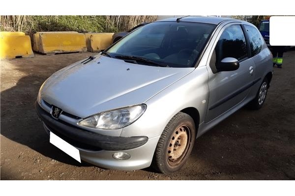 peugeot 206 berlina (1998) del año 