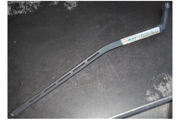 Recambio de brazo limpiaparabrisas delantero para citroen c4 berlina (06.2004) 1.6 hdi referencia OEM IAM   