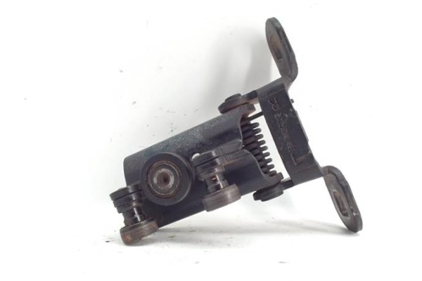 Recambio de bisagra inf. puerta trasero derecha para ford transit combi (fy) 2.0 ft 300 2.0 medio referencia OEM IAM   438 , FIA Recambio de bisagra inf. puerta trasero derecha para ford transit combi (fy) 2.0 ft 300 2.0 medio referencia OEM IAM   438 , FIA