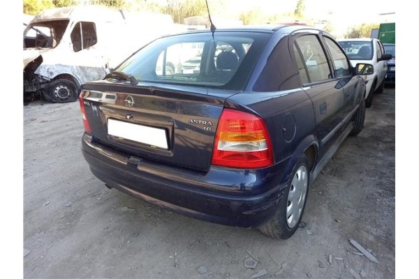 opel astra g berlina del año 1998