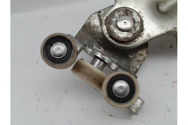 Recambio de bisagra sup. puerta trasero derecha para fiat ducato ii furgón 15 2.0 jtd  batalla 2850 mm referencia OEM IAM   