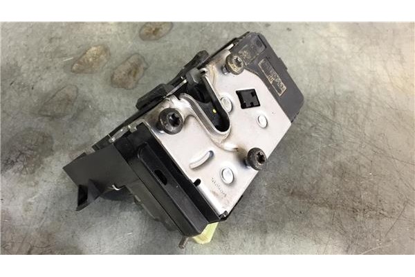 Recambio de cierre electromagnetico delantero derecho para opel vectra c berlina 2.2 comfort referencia OEM IAM 24447341  