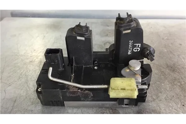 Recambio de cierre electromagnetico trasero derecho para opel vectra c berlina 2.2 comfort referencia OEM IAM 24447346 FG 