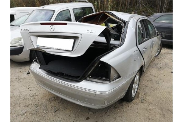 mercedes-benz clase c (bm 203) berlina del año 2001