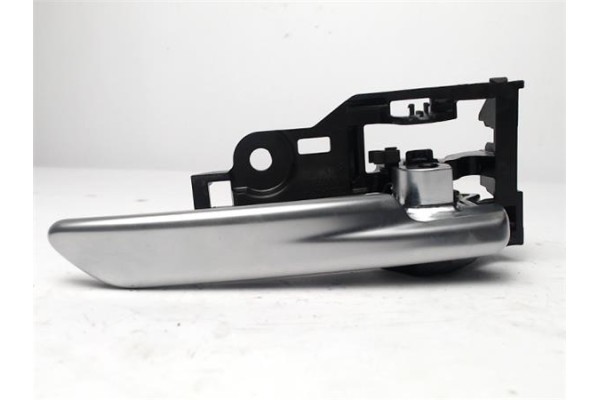Recambio de manilla int. puerta trasero derecha para toyota corolla (e21) híbrido hybrid active referencia OEM IAM 6927302200 Recambio de manilla int. puerta trasero derecha para toyota corolla (e21) híbrido hybrid active referencia OEM IAM 6927302200