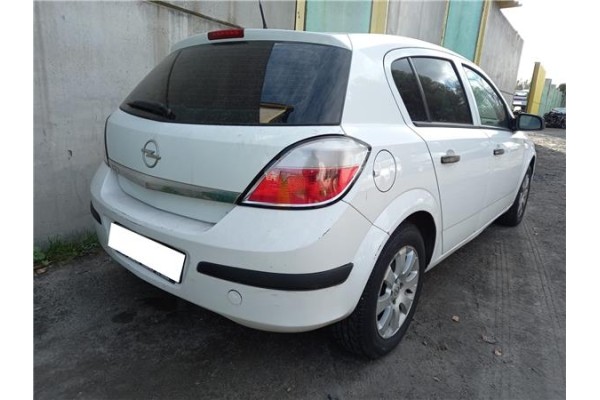 opel astra h berlina del año 2005
