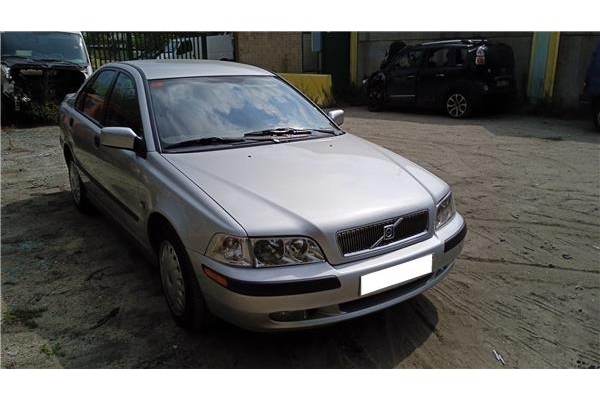volvo s40 berlina del año 2000