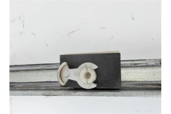 Recambio de mecanismo elevalunas delantero izquierdo para renault megane i classic (la0) referencia OEM IAM   