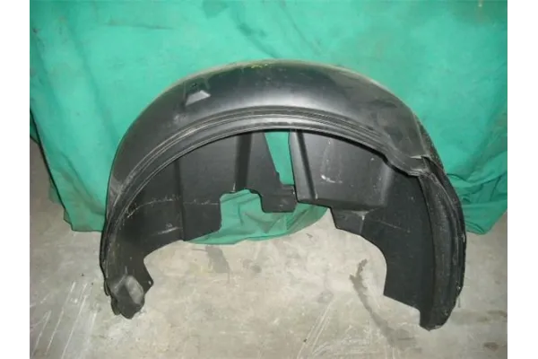 Recambio de protector pase rueda trasero izquierdo para seat leon (1p1) 1.4 tsi referencia OEM IAM 1P0810969  