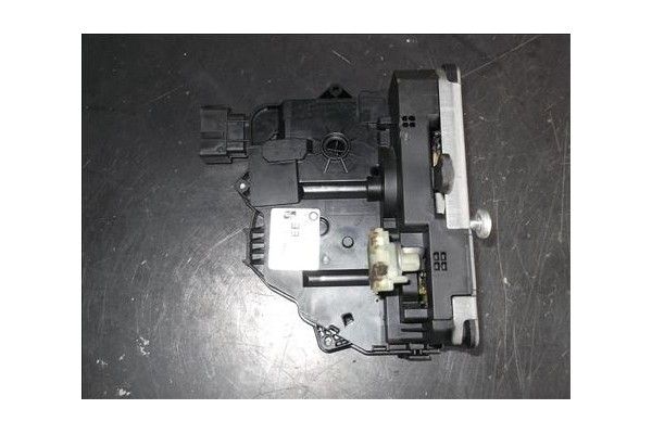 Recambio de cierre electromagnetico delantero izquierdo para opel corsa d 1.7 cdti referencia OEM IAM 13258265  55702902 , OPEL 