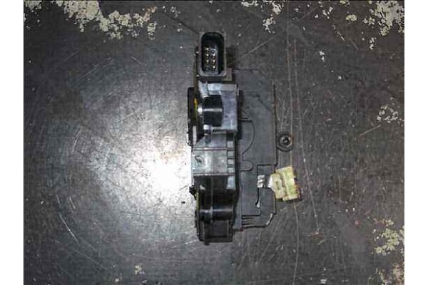 Recambio de cierre electromagnetico delantero izquierdo para opel corsa d 1.7 cdti referencia OEM IAM 13258265  55702902 , OPEL 