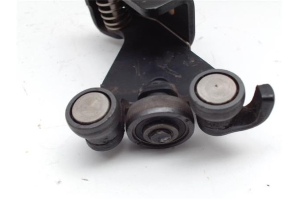 Recambio de bisagra inf. puerta trasero derecha para fiat i doblo (223) cargo 1.9 d furg. acristalado referencia OEM IAM   