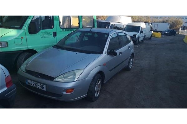 ford focus berlina (cak) del año 2000