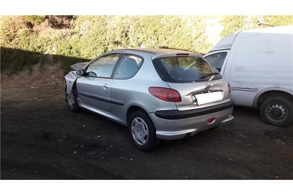 peugeot 206 berlina (1998) del año 