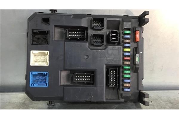 Recambio de caja fusibles/rele para peugeot 207 1.4 referencia OEM IAM 9664983080 22661F01 