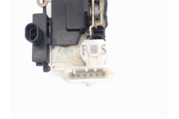 Recambio de cierre electromagnetico delantero derecho para lancia lybra berlina 1.8 16v (839axb1a, 839axg1a) referencia OEM IAM 