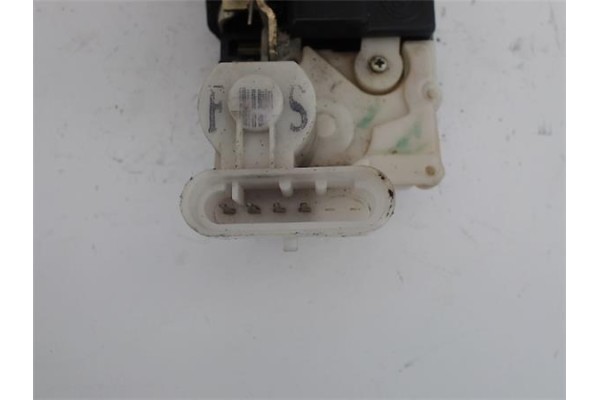 Recambio de cierre electromagnetico trasero izquierdo para lancia lybra berlina 1.8 16v (839axb1a, 839axg1a) referencia OEM IAM 