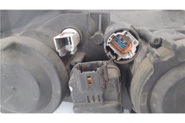 Recambio de faro delantero izquierdo para nissan primera berlina (p11) 2.0 referencia OEM IAM 260609F626  