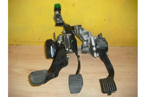 Recambio de juego pedales completo para peugeot 3008 1.6 active referencia OEM IAM 0280755167 9671416880 