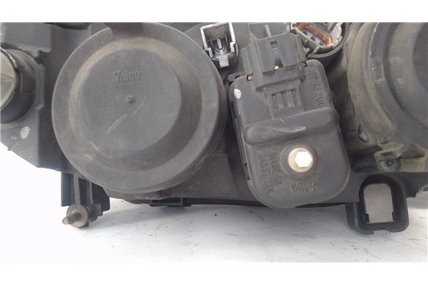 Recambio de faro delantero izquierdo para nissan primera berlina (p11) 2.0 referencia OEM IAM 260609F626  