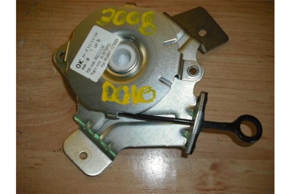 Recambio de amortiguador porton trasero derecho para peugeot 3008 1.6 active referencia OEM IAM 9683315280  